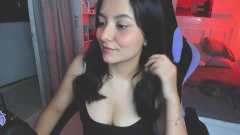 Lili online show from October 2, 2025, 11:01 pm