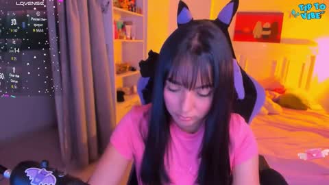 Lili online show from November 27, 2025, 1:07 am