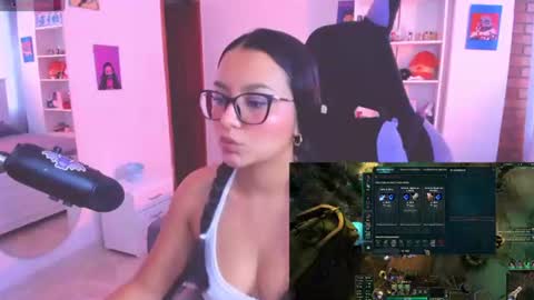 Lili online show from June 12, 2026, 4:39 pm