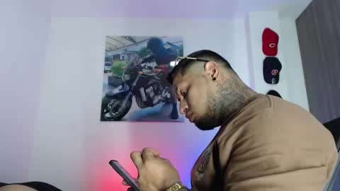 soy_apolo online show from January 7, 2026, 2:03 am