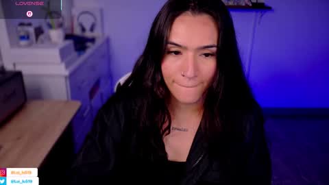 Luisa    online show from September 29, 2025, 9:52 pm