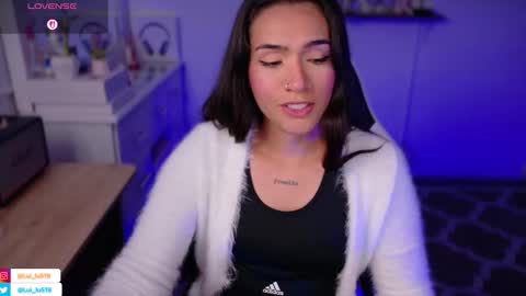 Luisa    online show from November 23, 2025, 10:09 pm