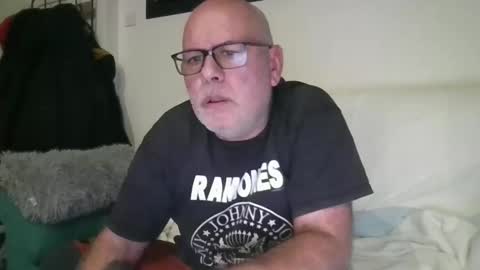 soycule2005 online show from April 14, 2026, 9:10 pm