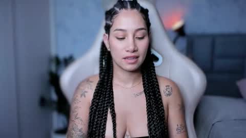 brisa  s online show from November 23, 2025, 3:01 pm