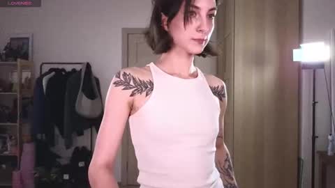 Roxy online show from October 8, 2025, 6:49 pm