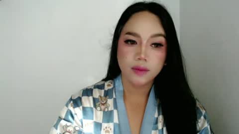 spacious_lhivia online show from July 5, 2026, 12:01 pm