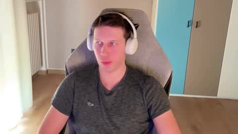 Snapshot of spaduzz chatting on April 12, 2026, 2:55 pm spaduzz online show from April 12, 2026, 2:55 pm