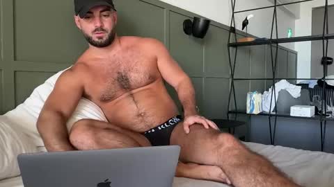 Snapshot of spanish_gym chatting on February 8, 2026, 12:30 pm spanish gym online show from February 8, 2026, 12:30 pm