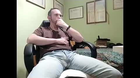 Manu  online show from January 11, 2025, 7:05 pm