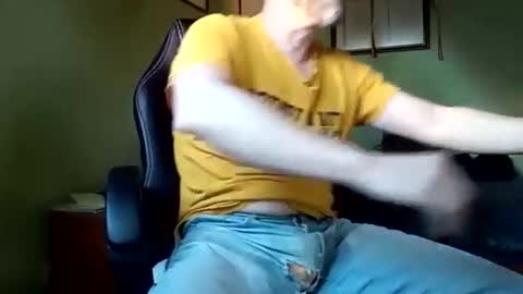 Manu  online show from February 5, 2025, 5:09 pm