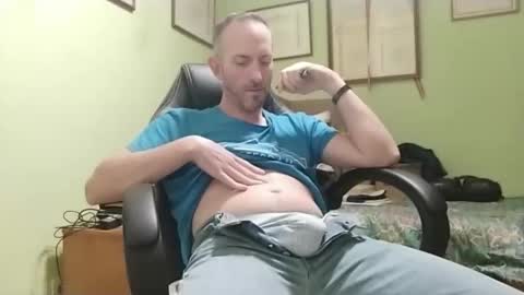 Manu  online show from November 22, 2025, 4:39 pm