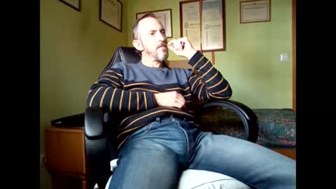 Manu  online show from March 4, 2026, 11:27 am