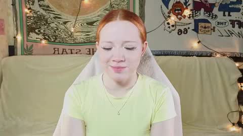 Snapshot of sparky_fox chatting on June 4, 2026, 12:27 am Nika online show from June 4, 2026, 12:27 am
