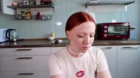 Snapshot of sparky_fox chatting on June 13, 2026, 1:14 am Nika online show from June 13, 2026, 1:14 am