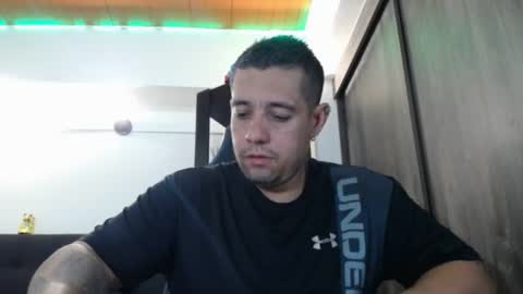 Snapshot of spartacus_cam chatting on May 1, 2026, 5:56 am online show from May 1, 2026, 5:56 am