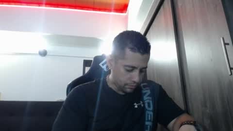 Snapshot of spartacus_cam chatting on May 28, 2026, 4:54 am online show from May 28, 2026, 4:54 am