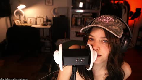 Snapshot of spectralmatter chatting on March 5, 2026, 1:23 am m online show from March 5, 2026, 1:23 am