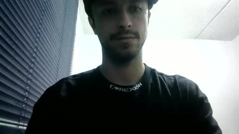 sperm_donor94 online show from December 17, 2024, 7:37 pm