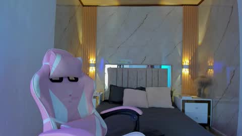 spicyslim_ online show from February 11, 2026, 3:11 am