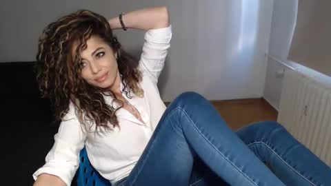 Doll online show from January 12, 2025, 12:12 pm