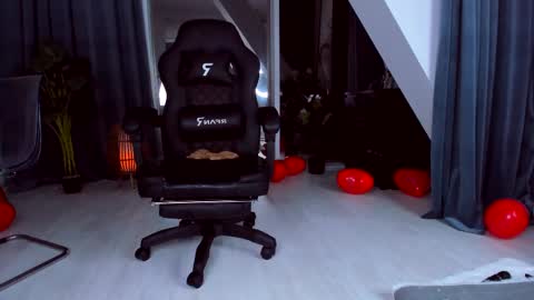 Anna online show from March 2, 2025, 5:36 pm