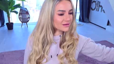 Anna online show from October 10, 2025, 10:47 am