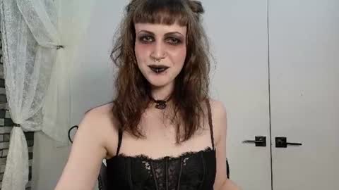 Snapshot of spookysage chatting on June 9, 2026, 12:33 am Sage online show from June 9, 2026, 12:33 am