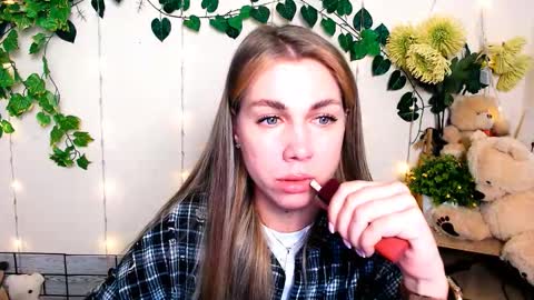 Karina online show from February 25, 2026, 10:47 am