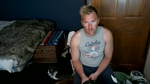 Snapshot of spun_redneck chatting on April 16, 2026, 12:11 am Spun Redneck online show from April 16, 2026, 12:11 am