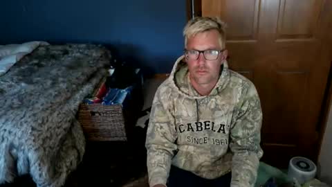 Snapshot of spun_redneck chatting on May 24, 2026, 12:48 am Spun Redneck online show from May 24, 2026, 12:48 am