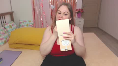  Lily  online show from May 19, 2026, 10:27 pm