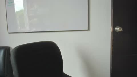 Tati online show from October 3, 2025, 4:37 pm