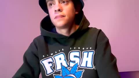 sr_bolaiinas online show from December 9, 2024, 11:04 am