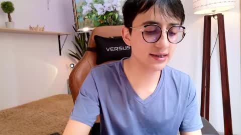 Snapshot of sr_evann chatting on April 19, 2026, 4:17 pm sr_evann online show from April 19, 2026, 4:17 pm