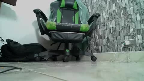 sr master cum its my old account online show from February 7, 2025, 1:04 am