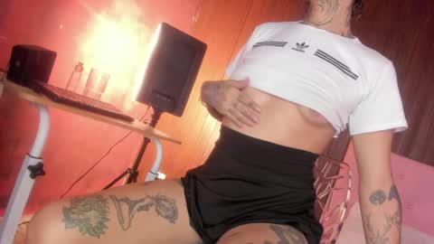 Snapshot of srta_fox chatting on May 28, 2026, 10:01 am Srta. Fox online show from May 28, 2026, 10:01 am
