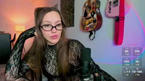 Snapshot of sshawty chatting on February 10, 2025, 2:16 pm Anni if Im offline for a long time Im depressed feel free to support me offline online show from February 10, 2025, 2:16 pm