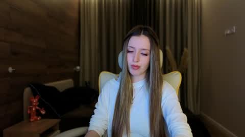 Snapshot of ssurf_time chatting on July 2, 2026, 7:31 pm Chloe online show from July 2, 2026, 7:31 pm
