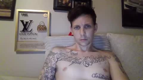 BI TATTED GUYS CHILLN online show from June 9, 2026, 2:56 am