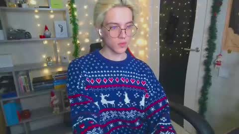 Snapshot of st_koshin chatting on December 10, 2024, 3:09 am Nick Gasai online show from December 10, 2024, 3:09 am