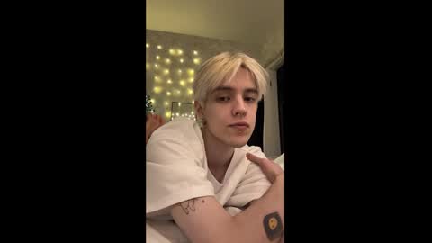Snapshot of st_koshin chatting on January 2, 2025, 12:24 pm Nick Gasai online show from January 2, 2025, 12:24 pm