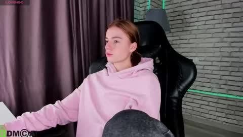 Stacey GMT5 Mo Tu We Th Fr Sa 3am -10am online show from February 16, 2026, 1:02 am