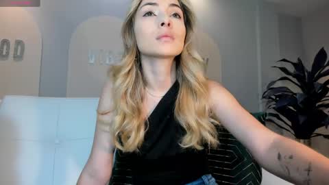 Stacy Woods online show from April 23, 2026, 11:42 am