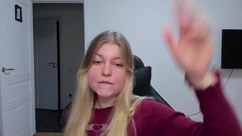 Stacy  online show from December 26, 2024, 10:05 am