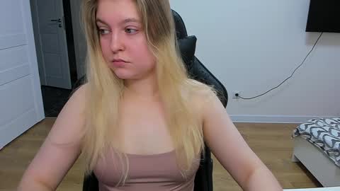 Stacy  online show from January 8, 2025, 9:53 am