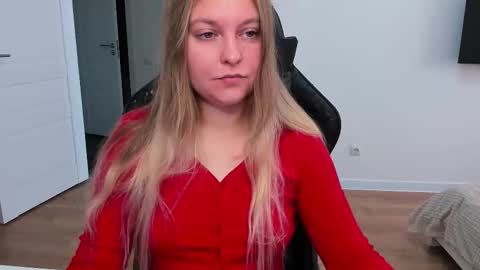 Stacy  online show from October 19, 2025, 10:27 am