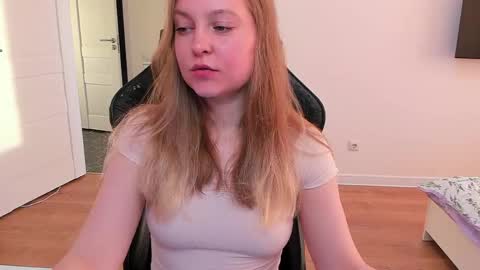 Snapshot of stacy_miraclee chatting on May 23, 2026, 5:39 pm Stacy online show from May 23, 2026, 5:39 pm