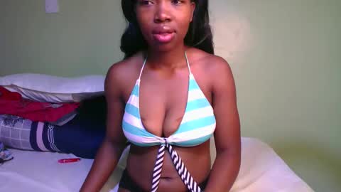 stacy_queenl online show from November 24, 2025, 12:38 pm