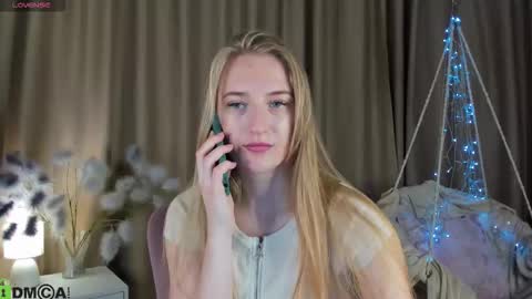 Snapshot of stacy_riiver chatting on November 9, 2025, 9:18 am Stacy Mon Tue Wed Thu Fri Sun GMT GMT 3 1000am - 0400pm online show from November 9, 2025, 9:18 am