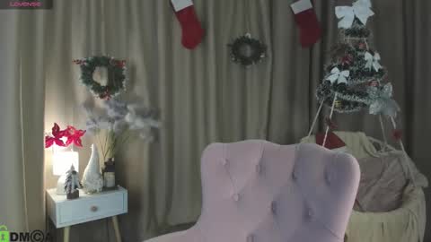 Snapshot of stacy_riiver chatting on November 25, 2025, 8:58 am Stacy Mon Tue Wed Thu Fri Sun GMT GMT 3 1000am - 0400pm online show from November 25, 2025, 8:58 am